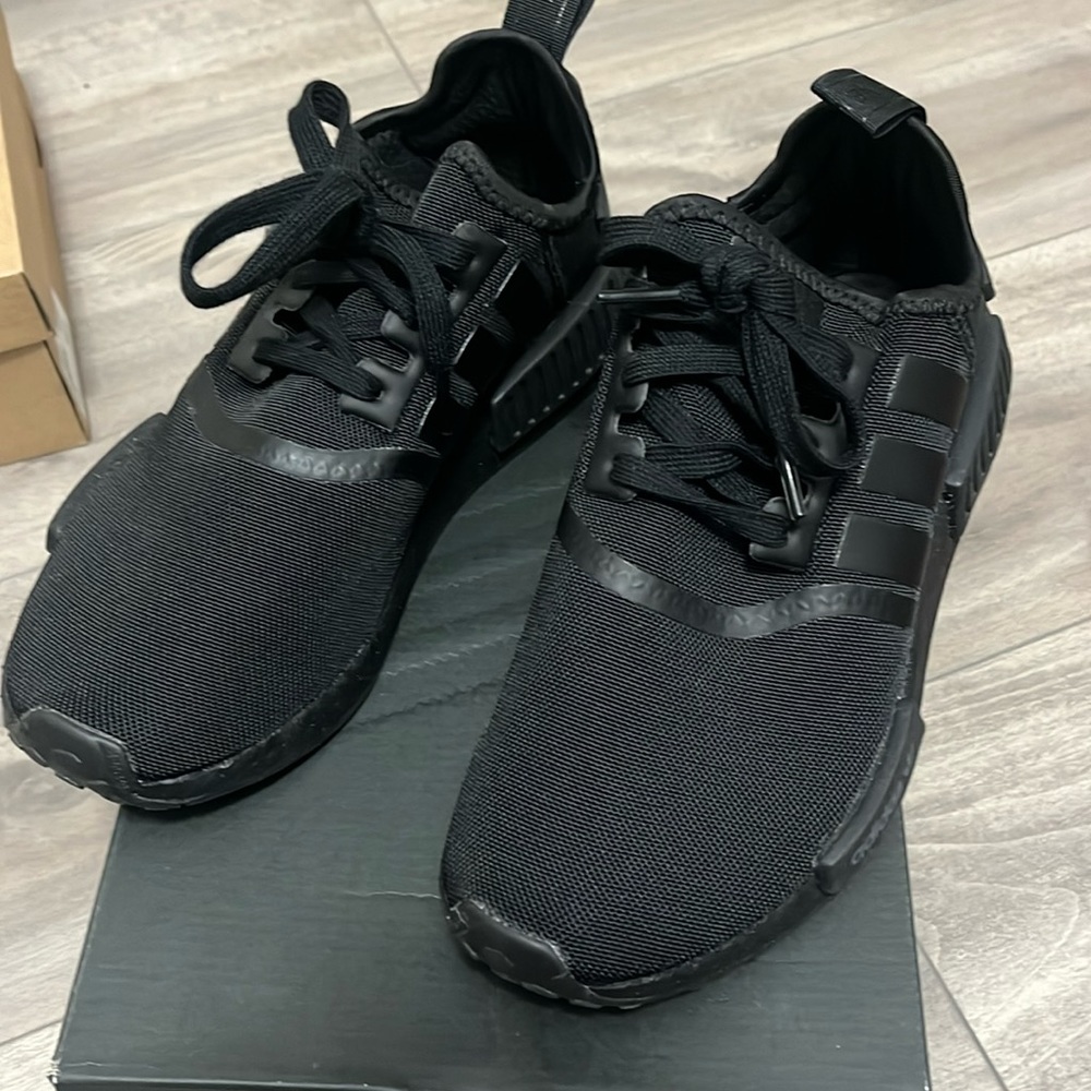 Woman’s Adidas size 6.5